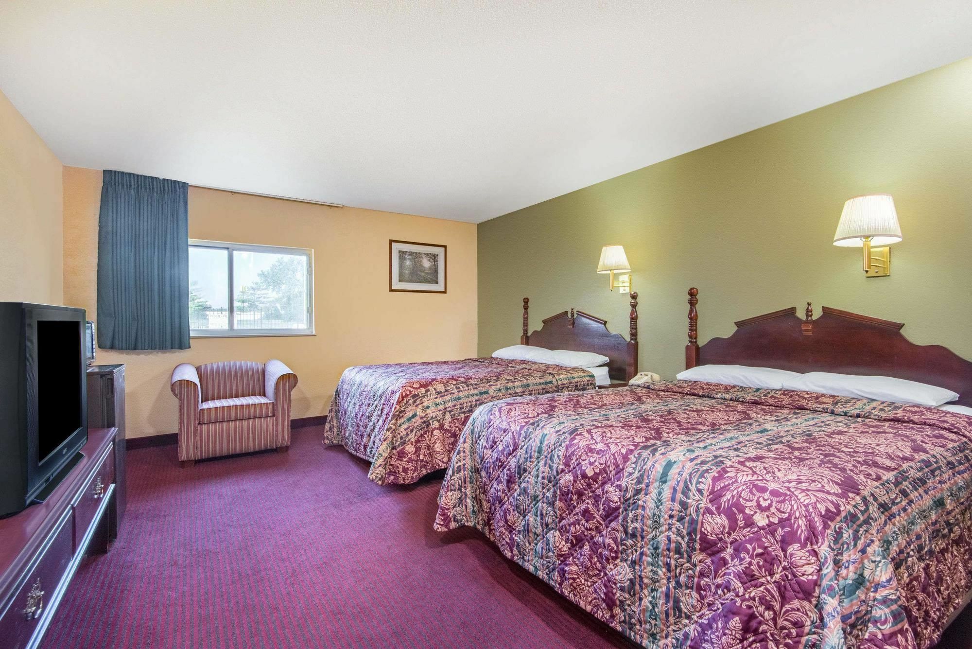 Days Inn By Wyndham Grove City Columbus South Exterior photo